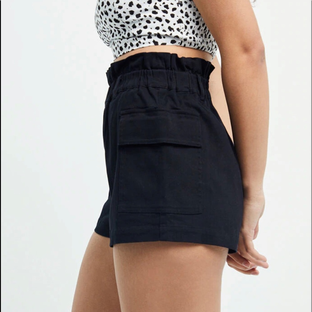 NWOT Kylie + Kendall XS black cargo shorts!